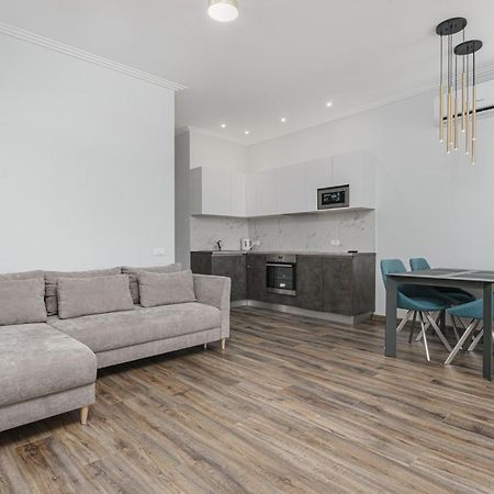 Sea Symphony 2-Bedrooms Apartment Odessa Esterno foto