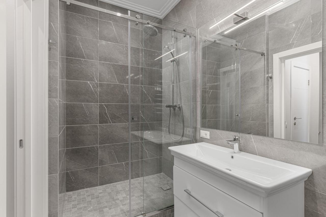 Sea Symphony 2-Bedrooms Apartment Odessa Esterno foto