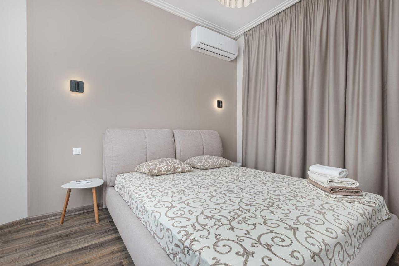 Sea Symphony 2-Bedrooms Apartment Odessa Esterno foto