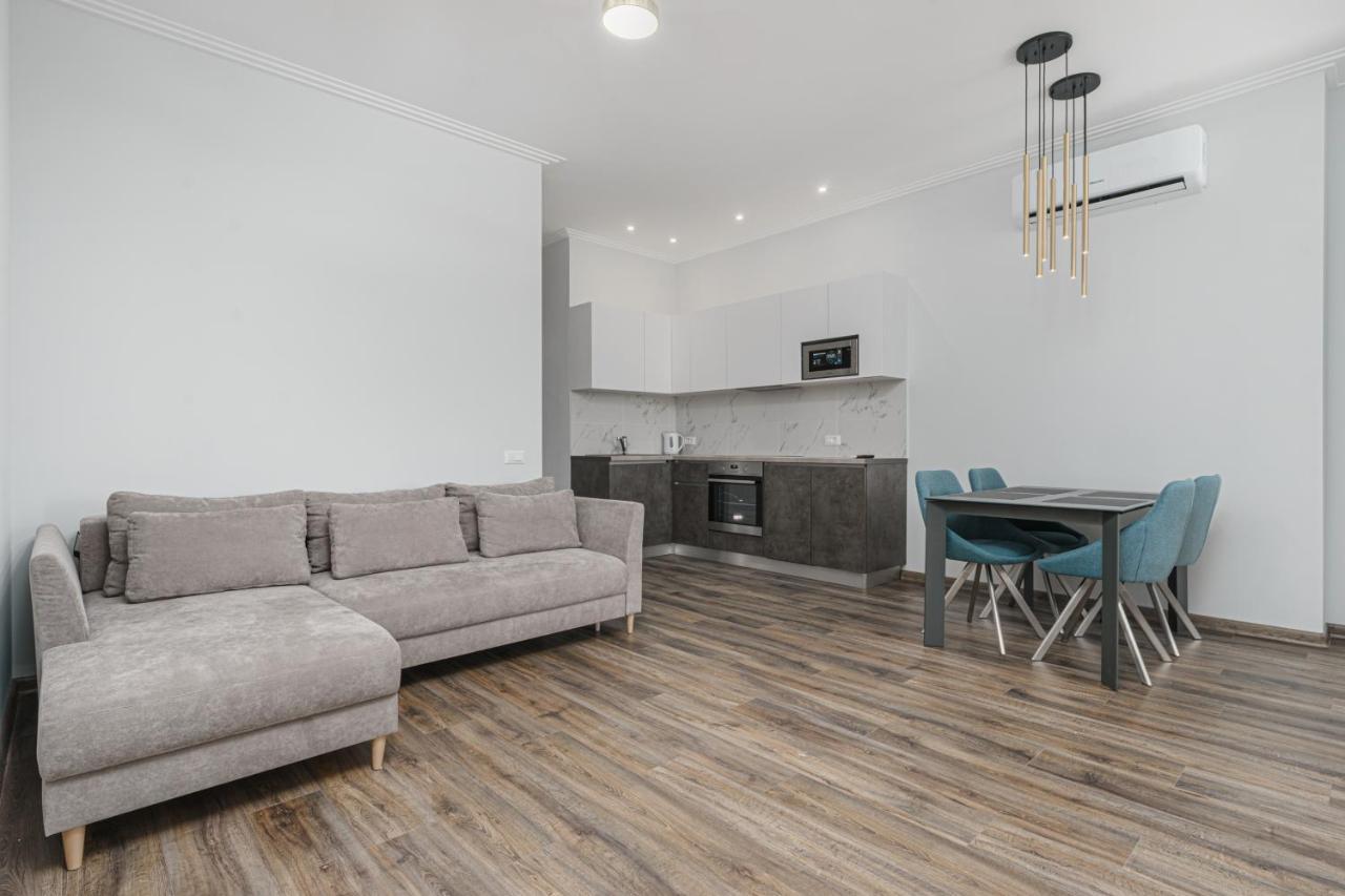 Sea Symphony 2-Bedrooms Apartment Odessa Esterno foto