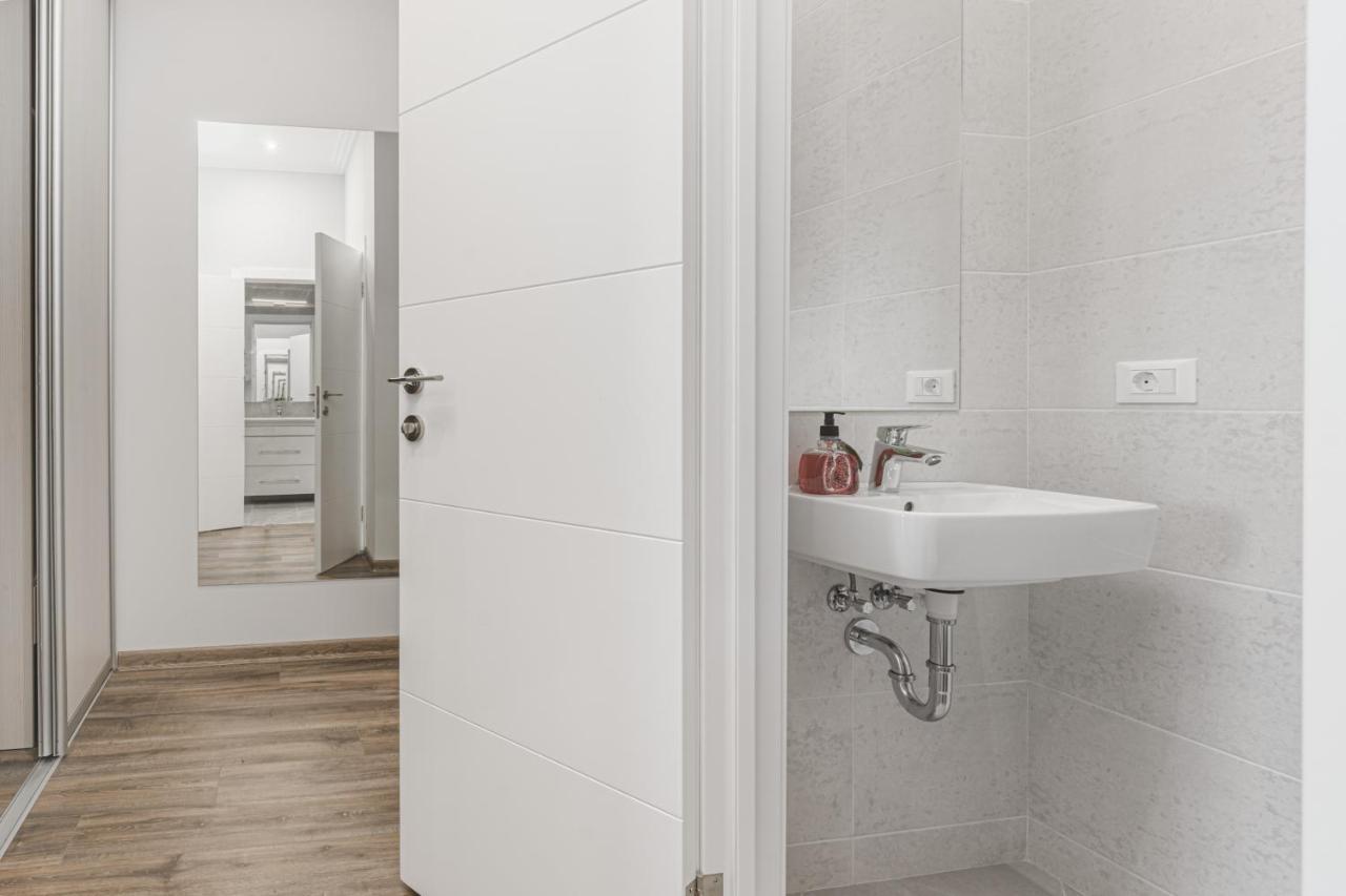 Sea Symphony 2-Bedrooms Apartment Odessa Esterno foto